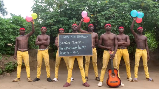 Videobotschaft aus Afrika - Yellow Pants Team